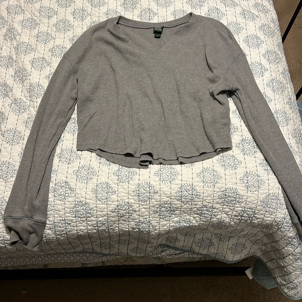 Grey v neck waffle cropped long sleeve